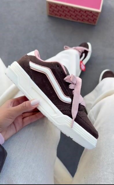Vídeo de TÊNIS VANS HYLANE - CAFÉ/ROSE