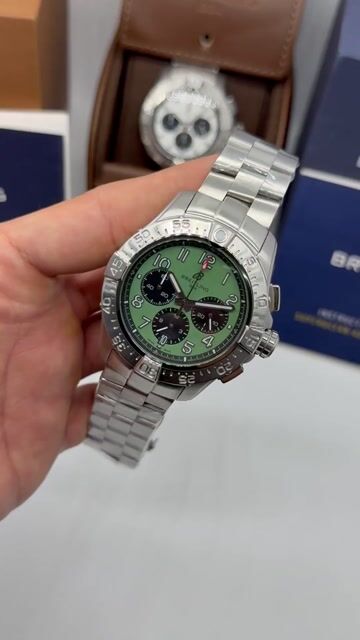 Video de Breitling Avenger Chronograph 44mm - AÇO/MOSTRADOR AMARELO