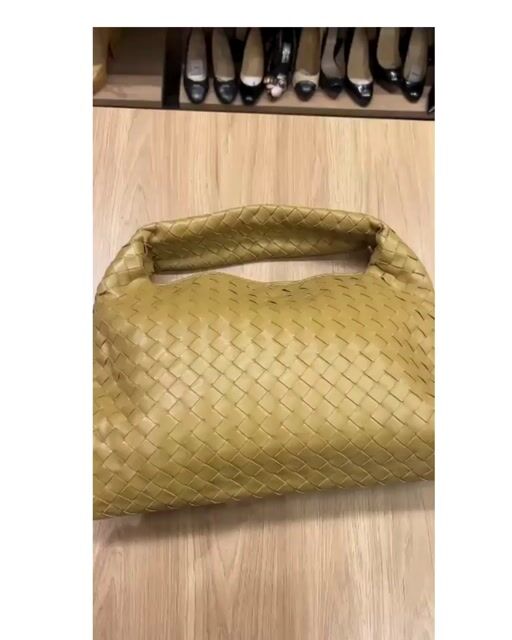 Vídeo de Bolsa Bottega Venetta Hop Large
