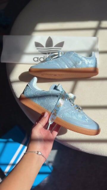 Video de Adidas Samba OG Edição Renda