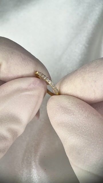 Vídeo de Argola d'ring metade cravejada cliker 1.2 - Titânio PVD Gold