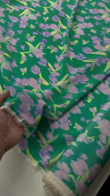 Vídeo de Tecido Crepe Chine 100% Seda Estampado -