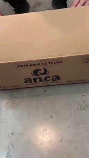 Video de Ventilador de techo ANCA blanco c/portapalas y palas de madera c/plafon led blanco 18W