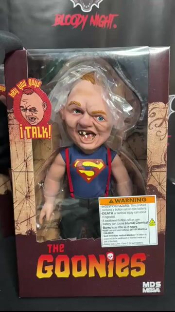 Video de Mezco Mega Scale - The Goonies: Talking Sloth w/ sound