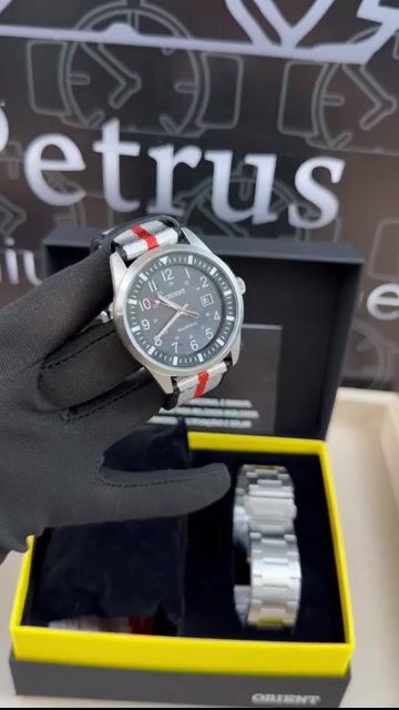 Video de Orient Masculino Solar Troca Pulseiras MBSS1451P2SX 42mm - Aço/Mostrador Preto - Nylon e Aço