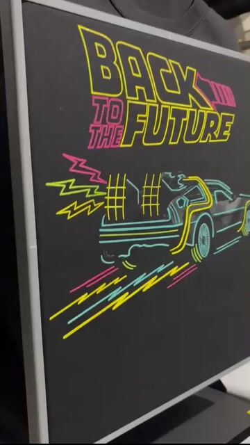 Video de Remera Volver Al Futuro Neon