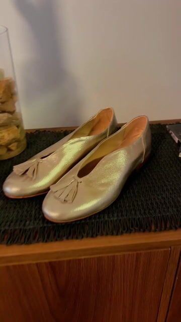Video de SOLEMNIA SHOES