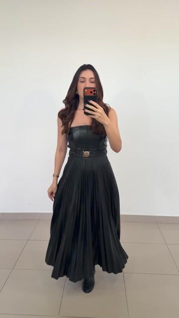 Video de VESTIDO COURO PLISSADO