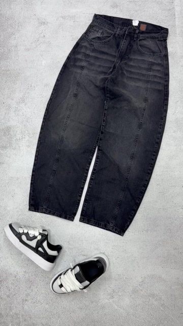 Video de Jean black baggy line bigotes 14