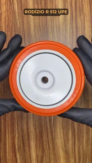Vídeo de Rodízio Industrial 5 polegadas Com Rolamento e Calota R 512 UPE 150kg - Schioppa