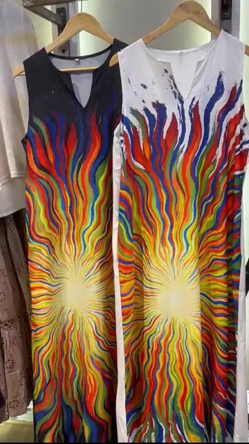Video de Vestido Premium Picasso - Largo c/Bolsillos Estampado Arco Iris