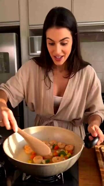 Vídeo de Frigideira 32cm Antiaderente Teflon 7 Camadas Mais Espátula