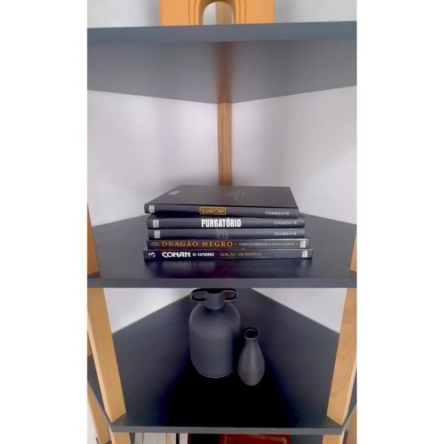 Video de Estante Canto Preta 60x60x186