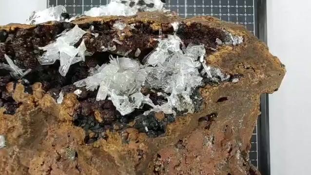 Video de 1.8 kg Calcita Alas de Ángel 1 Pieza Minerales de Colección