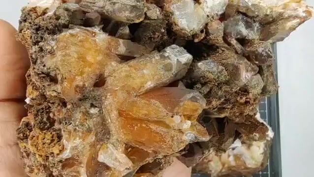 Video de 1.380 kg Cuarzo Hematoidal Tangerine con Hematita (3 pz) - Minerales de Colección