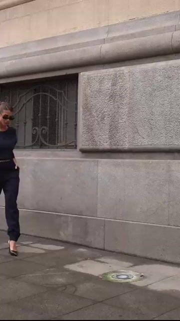 Video de CONJUNTO BLUSA E CALCA DET. DOURADO