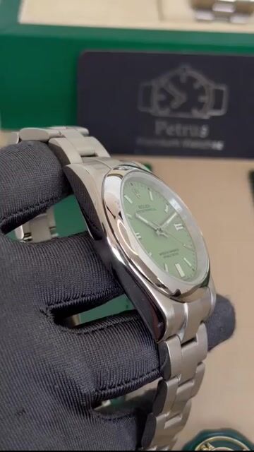 Video de Oyster Perpetual 40mm - AÇO/MOSTRADOR PISTACHE