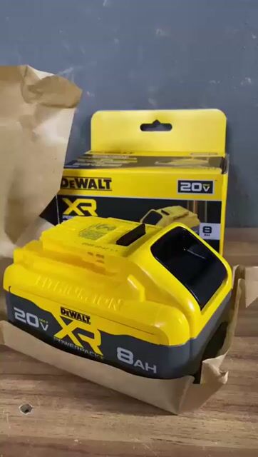 Vídeo de BATERIA 20V MAX* 8AH XR TABLESS DEWALT DCB2108-B3