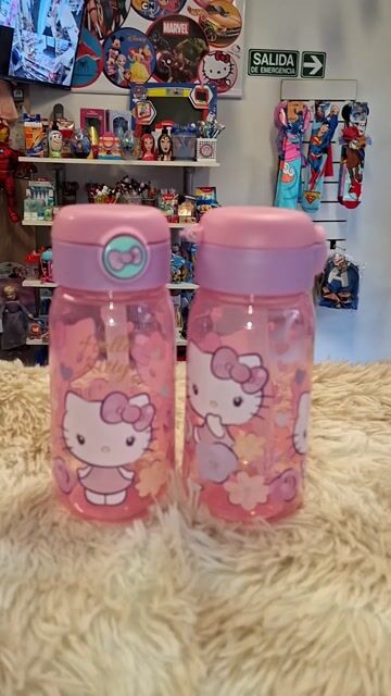 Video de BOTELLA DE 510ML HELLO KITTY