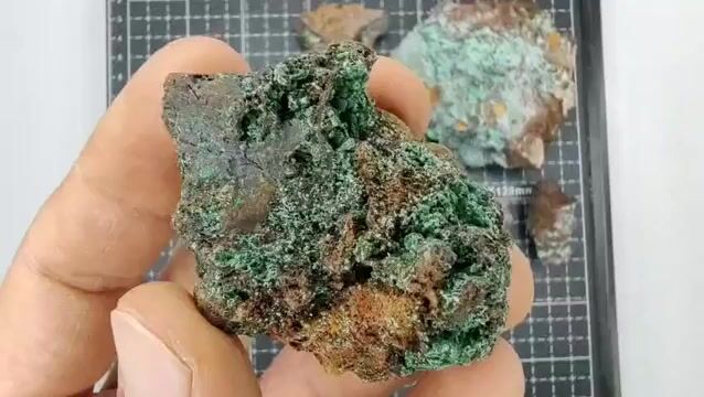 Video de 417 gr Brochantita y Atacamita Acicular (6 pz) - Minerales de Colección