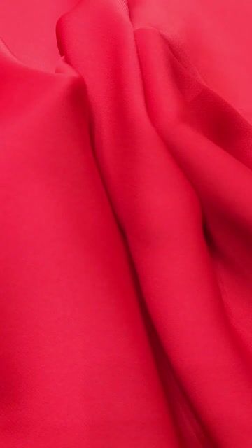 Video de SASTRERO MOSCHINO CHERRY