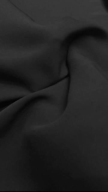 Video de SASTRERO MOSCHINO NEGRO