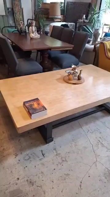 Video de Mesa ratona de estilo industrial