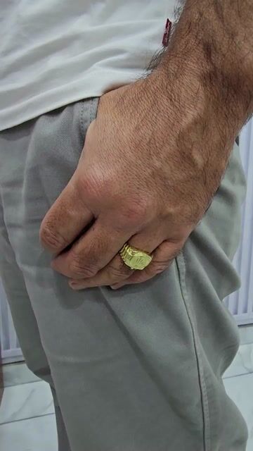 Video de Anillo Sello Coronas Oro 18k Hombre 11.5 Gramos Av - C2326