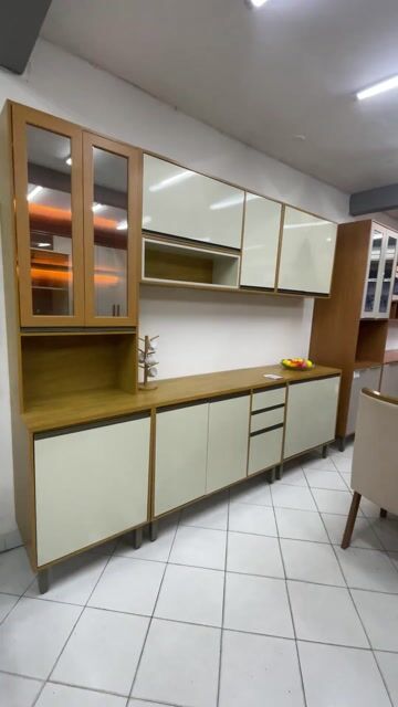 Video de Cozinha Completa Eduarda Com Cristaleira c/LED - 5 Peças - 12 Portas