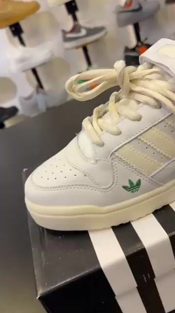 Vídeo de FORUM LOW 84 SUMMER GREEN