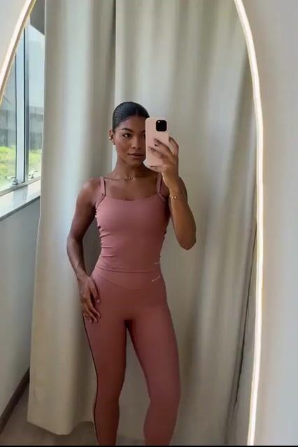 Vídeo de VITORIA CARVALHO MODA FITNESS