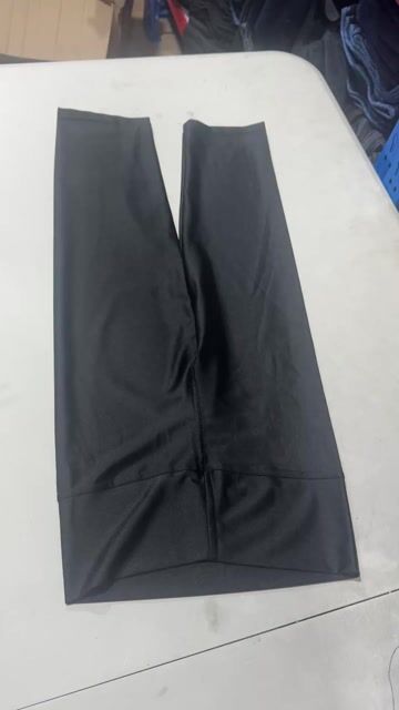 Video de Calza Deportiva Mujer 3/4 Lycra Cintura Alta Fitness Negra