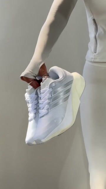Vídeo de Adidas Super Nova Rise 3 Branco/Prata