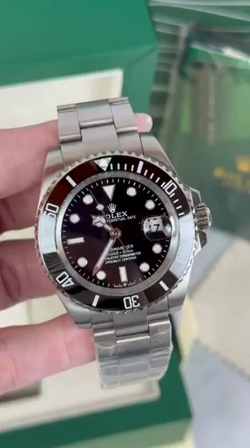 Video de Rolex Submariner - 40mm - Mostrador Preto/Bezel Preto