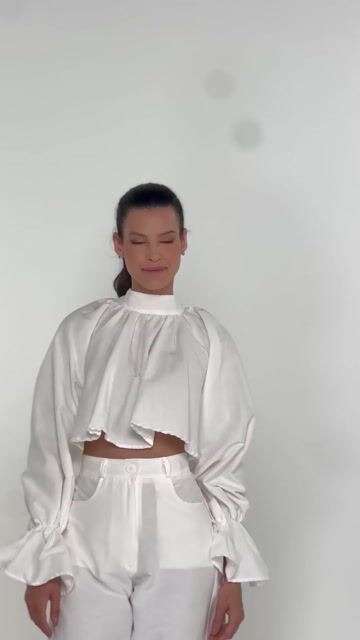 Vídeo de CROPPED GIULIANA