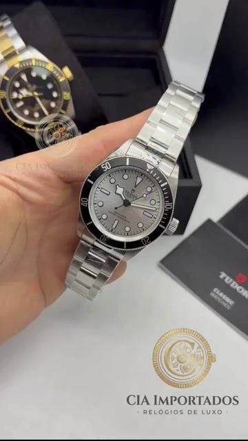 Vídeo de Black Bay Relógio Premium Prata Masculino | CIA IMPORTADOS