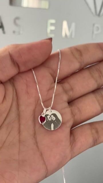 Vídeo de Colar medalha M personalizável (laser) 14mm com coração em zircônia