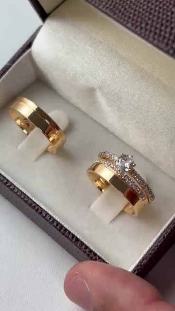 Vídeo de Alianças Clare + Anel Cinderella | Banhadas a Ouro 18k