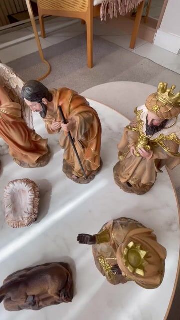 Vídeo de Presépio 30 cm Colo de mãe 12 peças