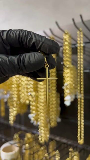 Vídeo de Pingente Cruz Palito M Banhado A Ouro 18K