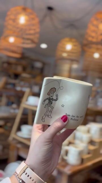 Video de TAZA CREMA WOODY 300 ml - DISNEY -