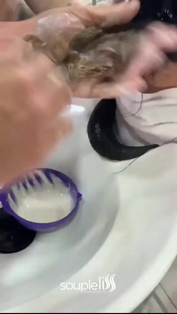 Video de Luminous Shake Champagne Para Cabelos Iluminados Souple Liss