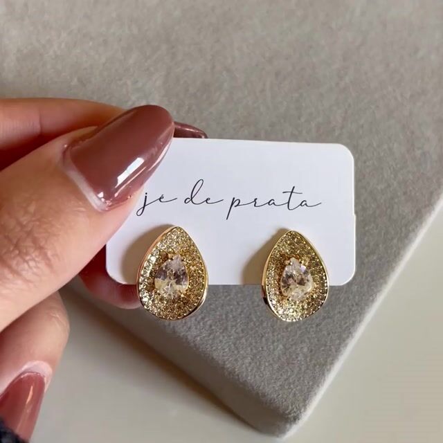 Video de Brinco gota cravejada banhado a ouro18k | semijoia
