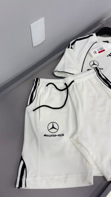 Vídeo de CONJUNTO MERCEDES - AMG PETRONAS FÓRMULA ONE TEAM MECHANIC -OFF WHITE