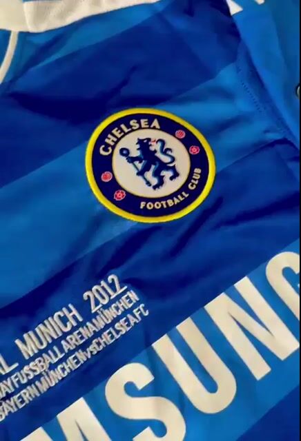Video de CAMISETA CHELSEA 2011/12 TITULAR DROGBA 11