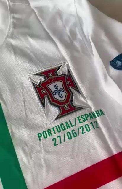 Video de CAMISETA PORTUGAL 2012 SUPLENTE BLANCA RONALDO 7