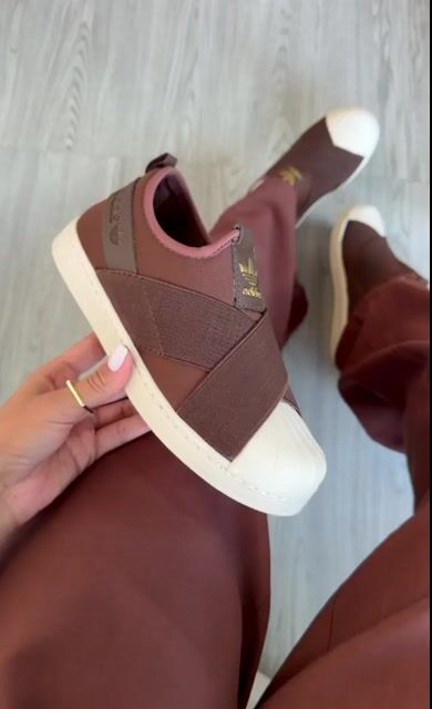Vídeo de SLIP ON ADIDAS - CAFÉ