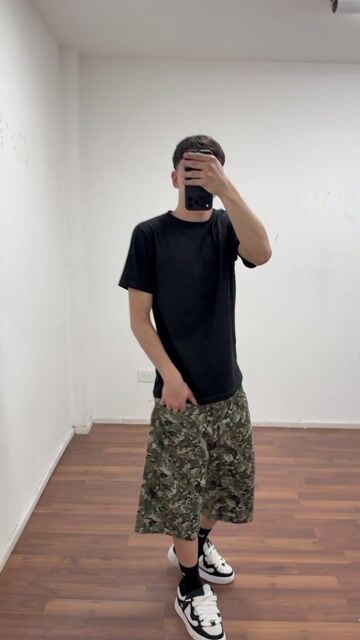 Video de Bermuda baggy verde camuflada pixel