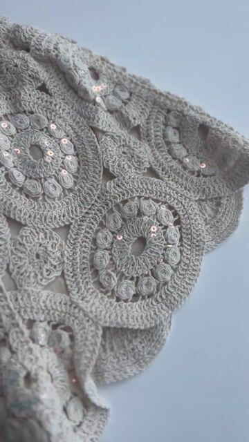 Video de SHORT BRODERIE CON BRILLO | VR318