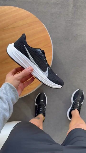Video de NIKE PEGASUS PLUS - MASCULINO